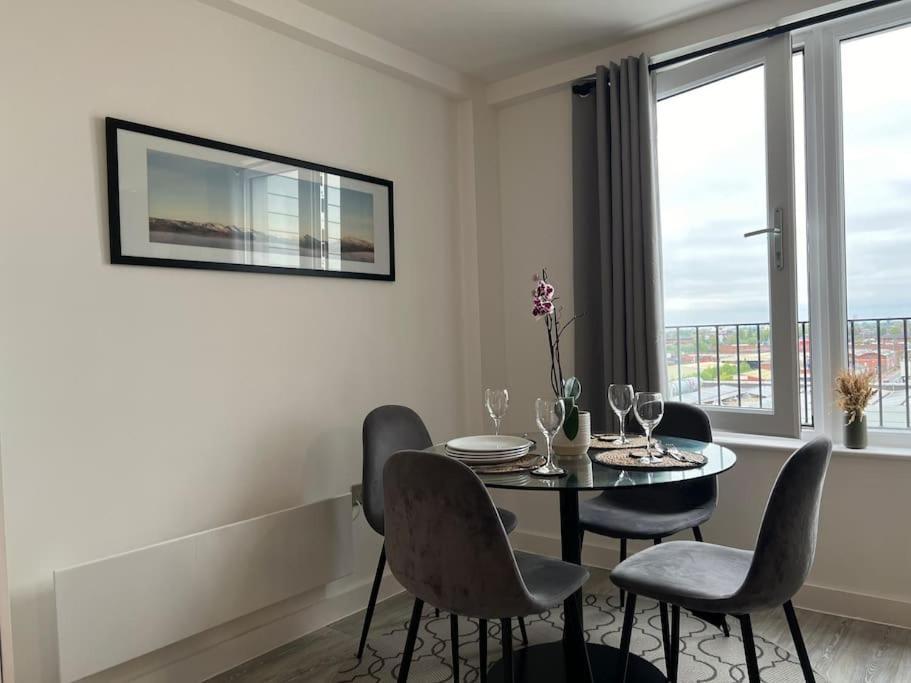 Prime Suite 2 Bedroom Apartment With Rooftop Terrace Манчестер Экстерьер фото